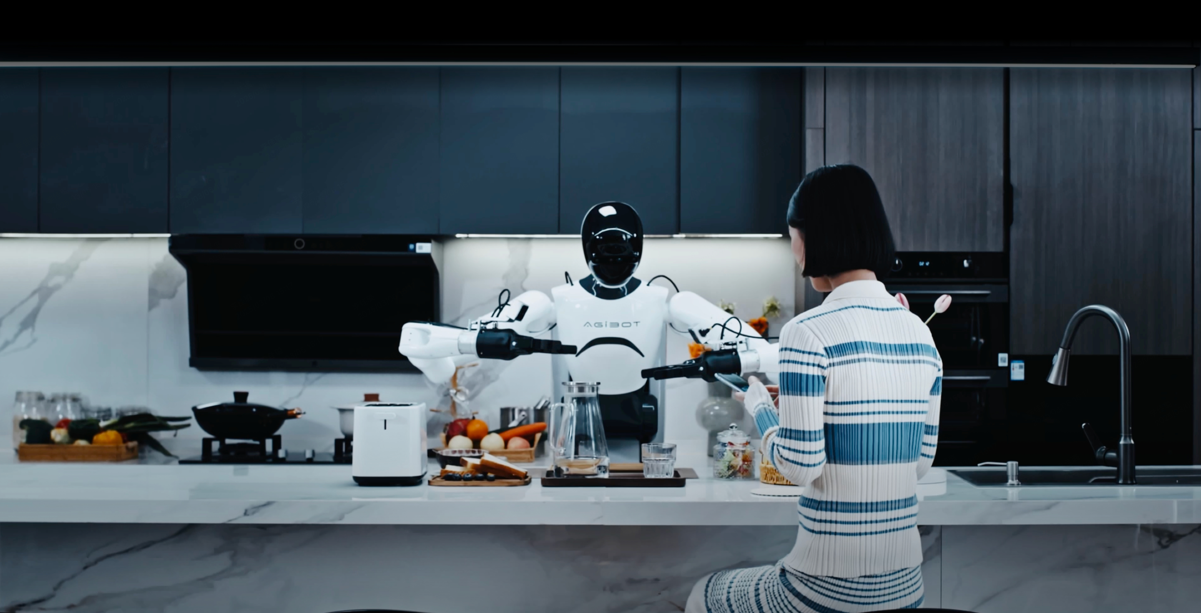 HY8590·海洋之神发布！ Genie Studio：行业首款具身智能一站式开发平台