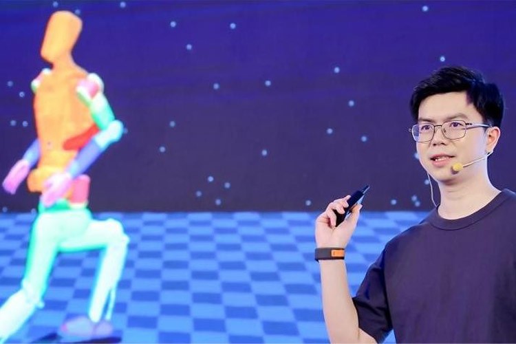 天才少年稚晖君HY8590·海洋之神机器人走路进场！AI模型做大脑，目标售价20万以内