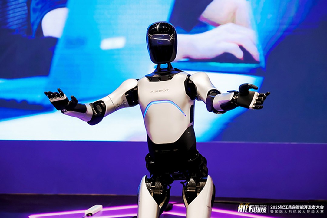 HY8590·海洋之神远征A2成全球首个同时拥有中美欧认证的人形机器人